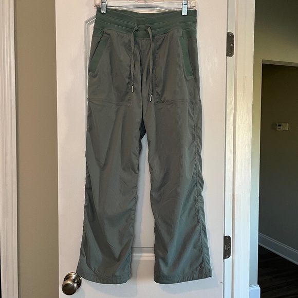 NWOT Lululemon Dance Studio Mid-Rise Pants Lined - Short 6 - Crater Blue - Picture 2 of 6